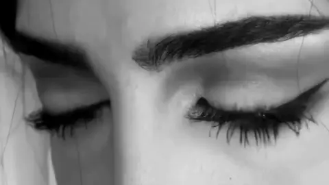 ضاعت ابيات الغزل في عيونك🦌🌷#تصميمي #قصيده_شعر_بوح_خواطر 