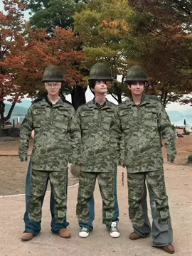 yang kiri aja belum pulang #jaehyun #doyoung #jungwoo #nctdojaejung cr: whisper127