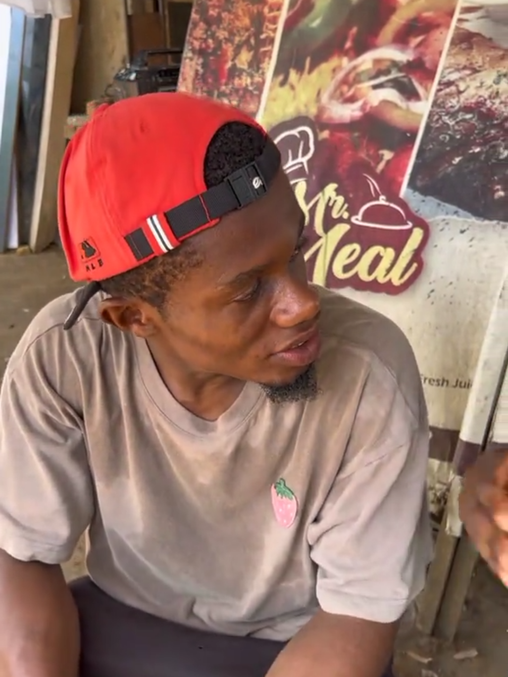 Abeg I no steal your pot na just your food wey I chop I no give my twin brother 🤣 see as we dey, no shout give me abeg  #Rhedix #brainjotter #funnybros #sabinus #laffnation #mrflaws #genattangtv #mrflaws #Omahlay #ridewithdavido #fyppppppppppppppppppppppp @God'son sunnie 