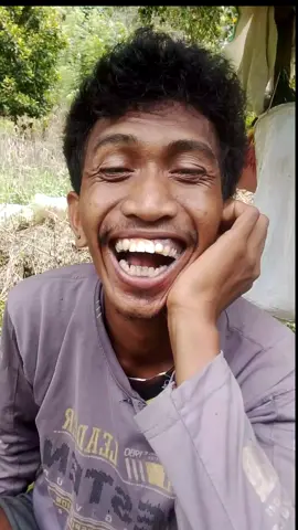 Saling bertatapan  #fyp #katakatalucu #kontenlucu #reelsviral #jangkauanluas 