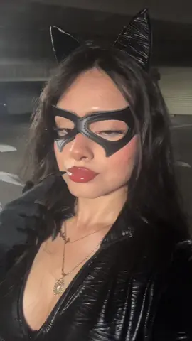 ✨🐈‍⬛#halloweencostume #catwoman #halloween #fyp #costume 