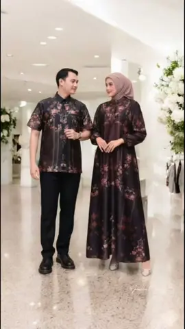 Couple Dress LYANA Bahan Silk Premium Gamis Kondangan Lengan Balon Busui Motif Bunga Elegan Terlaris 2025 Wanita Muslim Panjang Variasi Hitam Grey Brown Nyaman Mewah Pasangan Lebaran #couple #gamis #lebaran #pasangan #dress 