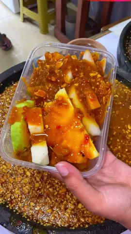 Rujak mixs 2 bumbu 🤤 #rujakbuah #rujakmangga #kulinerjember #fyp #bumburujak 