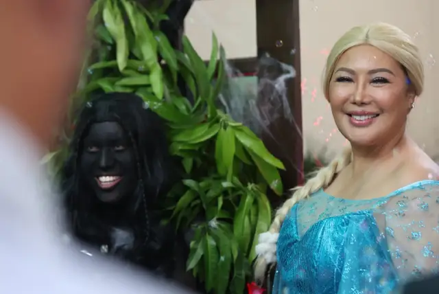 Governor Pamela Baricuatro joined Capitol employees and their little ones as they transformed into spooky, funny, and magical characters for today’s Trick-or-Treat at the Cebu Provincial Capitol. | Photos from Elisse Nicole Catalan #TheFreeman #Cebu #halloween #pambaricuatro2025 