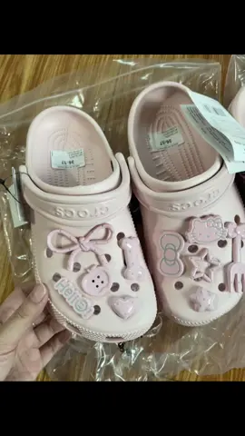 Chinh thế nhòoo #fyp #dépcrocs #viral #crocs #xh 