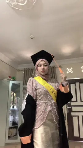 👩‍🎓