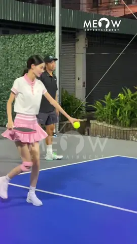 Neyun la làng khi đấu pickleball trước “thần đồng pickleball” Quang Dương. #MeowEntertainment #SapTinggg #MeowNetwork #TikTokGiaiTri #saptinshowbiz #cayphimnayne #quangduong #bongwika48lo #quangduongpickleball #pickleball #pickleballvietnam