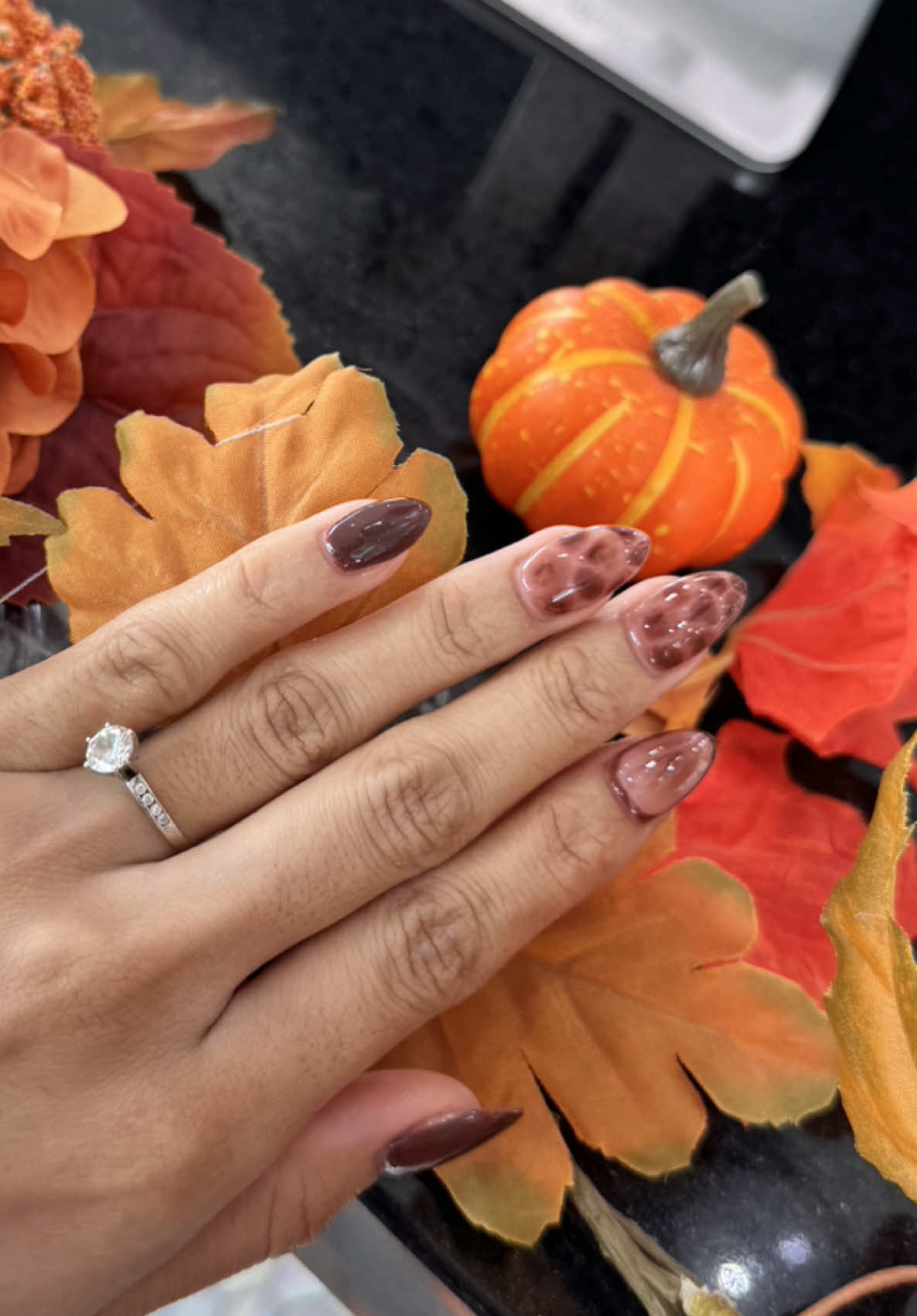 Que le pareció el resultado ami me encanto. Me hice las uñas estilo cheetah print y fall vibes . Aqui les dejaré abajito la información del lugar que fui a hacérmelas por si les interesa. Terrell nail bar  📍504 American Wy, Terrell, TX 75160 #nails #nailday #fallnails #latinacontentcreator #cheetahprint 