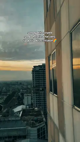 🌈 . . . . . . . . . . . . #lewatberanda  #fyp  #page  #filter  #filterchallenge 