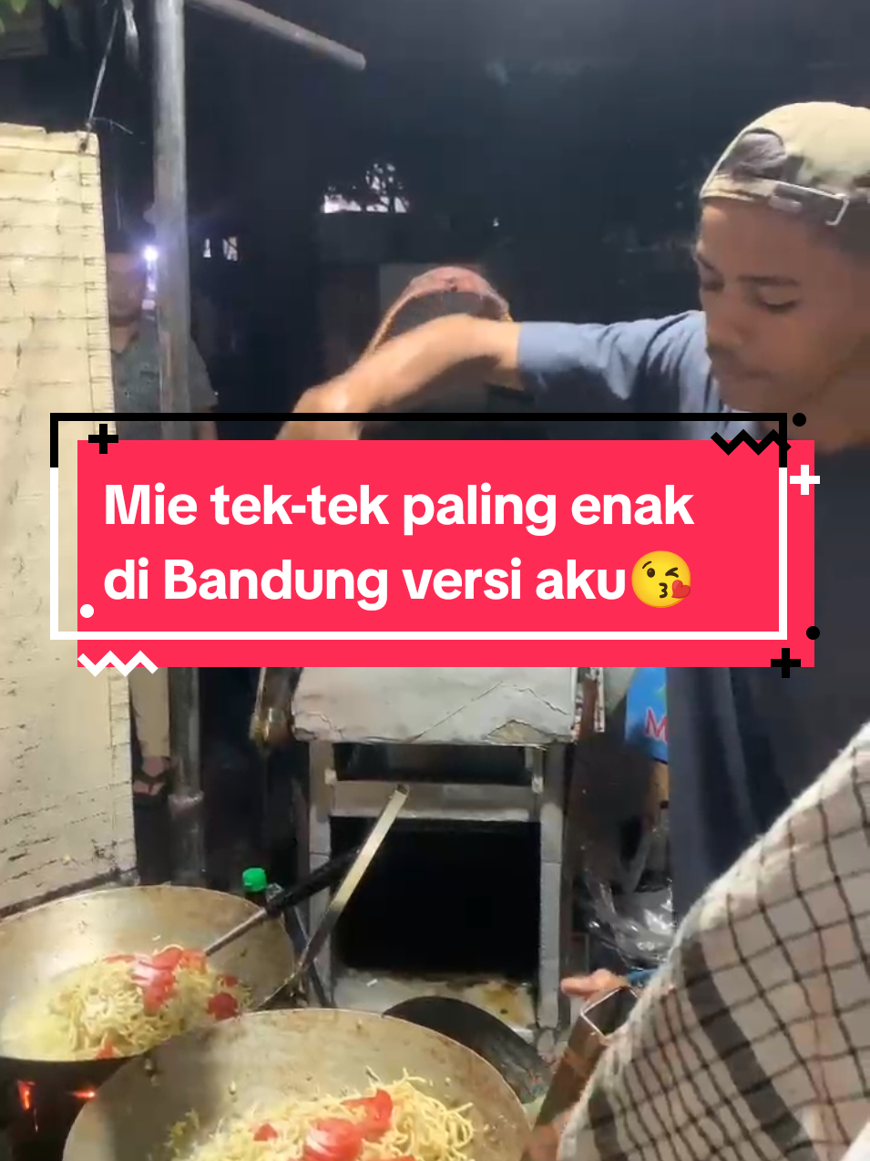 Wargi bandunggg..  Buruan yang belum pernah nyoba..  Enak banget euyyyy😭 Yang di luar Bandung cepat merapat kesini 🚴‍♀️💨 #bandunghits #fypage #bandung #viralvideo #mietektek 