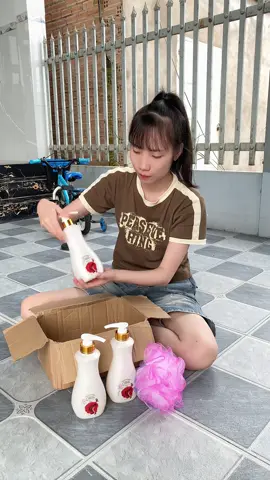 Combo 3 chai sữa tắm bông hồng đỏ chỉ 99k#suatam #review #xuhuong 