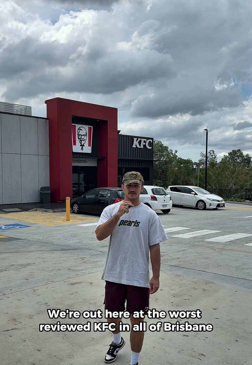 We went to potentially THE worst KFC in all of Australia! #fyp #kfc #worstreviewed #honestreview #chicken 