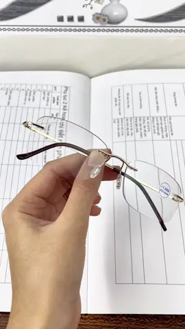 Kính lão nhẹ#kinhmat #thinhhanh #capcut #xuhuongtiktok2025 #kinhdocsach 