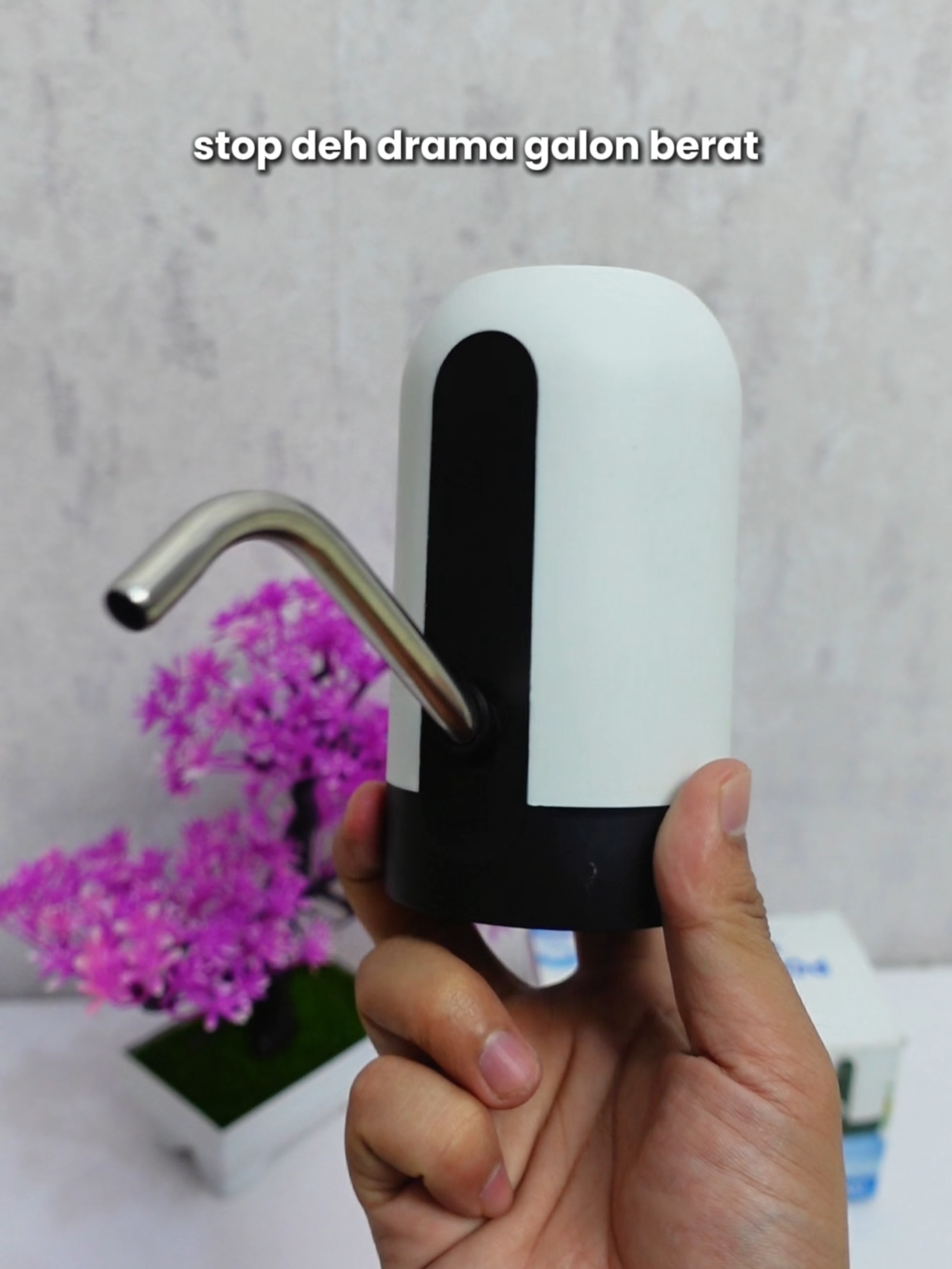 Gak perlu angkat galon berat-berat lagi, tinggal tekan — air langsung keluar! Hemat tenaga, hemat waktu, hidup makin praktis bareng Kuugoo Electric Pompa galon 🚰✨