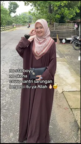 Santri ✌🏻🤲🏻☺️#masyaallahtabarakkallah #arabicsong #fyp #abaya #kaftanlebaran 