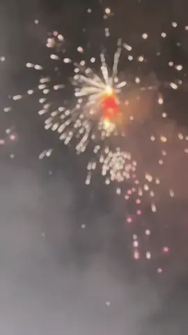 ယောက်ဖ ပို့လာတဲ့ vd လေးကြည့်ပီး ပြုံးနေရတာ