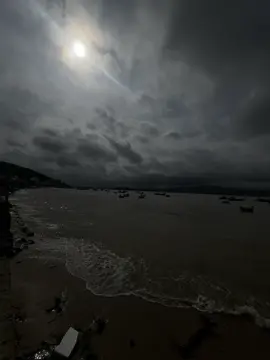 Chẳng ai có thể hiểu nỗi được trái tim..