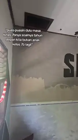 jangan liat dari penampilan kelas nya yaa, tapi liat lah anak anak kelas nya yg selalu berusaha buat wali kelas nya bangga🥺#classviib #spendaka #masukberanda #rameinnyukparaadmin #foryoupage 