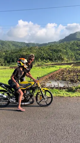 Ninja 155 Frame std  Michiko Snack  Knalpot Original FDproduct Model Cobra kompetisi Tersedia untuk motor Ninja R/SS/RR Info pemesanan chat DM  #fdproduct #ninjasunmory #ninja155framestd #twostroke #ninja155tu 