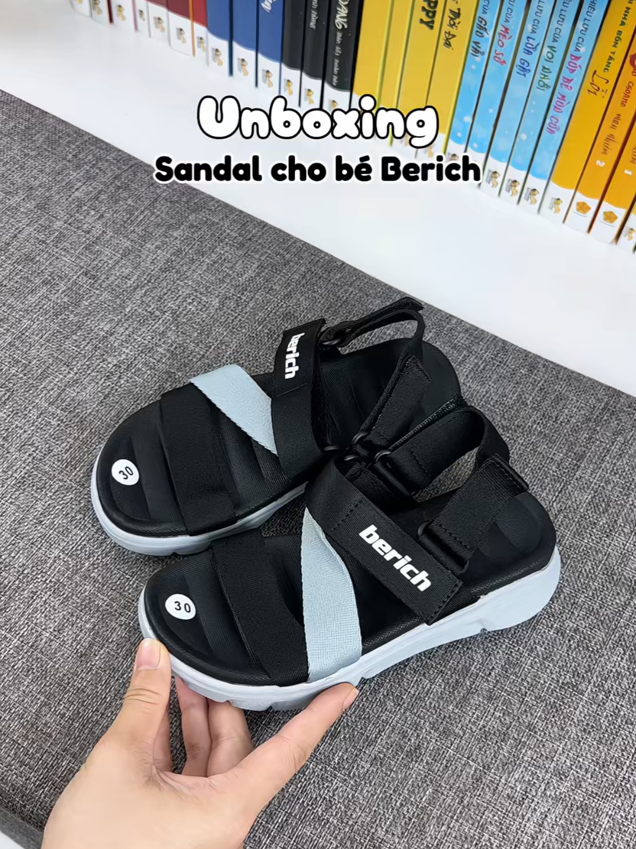 Thêm 1 mẫu dép sandal quai hậu năng động thoải mái cho các bé đi học, đi chơi 🥰🥰 #unboxing #review #giaydeptreem #depsandal #berich 