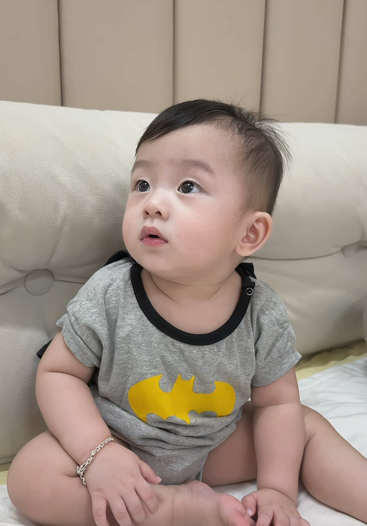 Đừng ai hỏi vì sao chưa thấy Batman đi giải cứu thế giới nữa 😪😴 #caibanhdonut #embedangyeu #HiPP #HiPPOrganic 