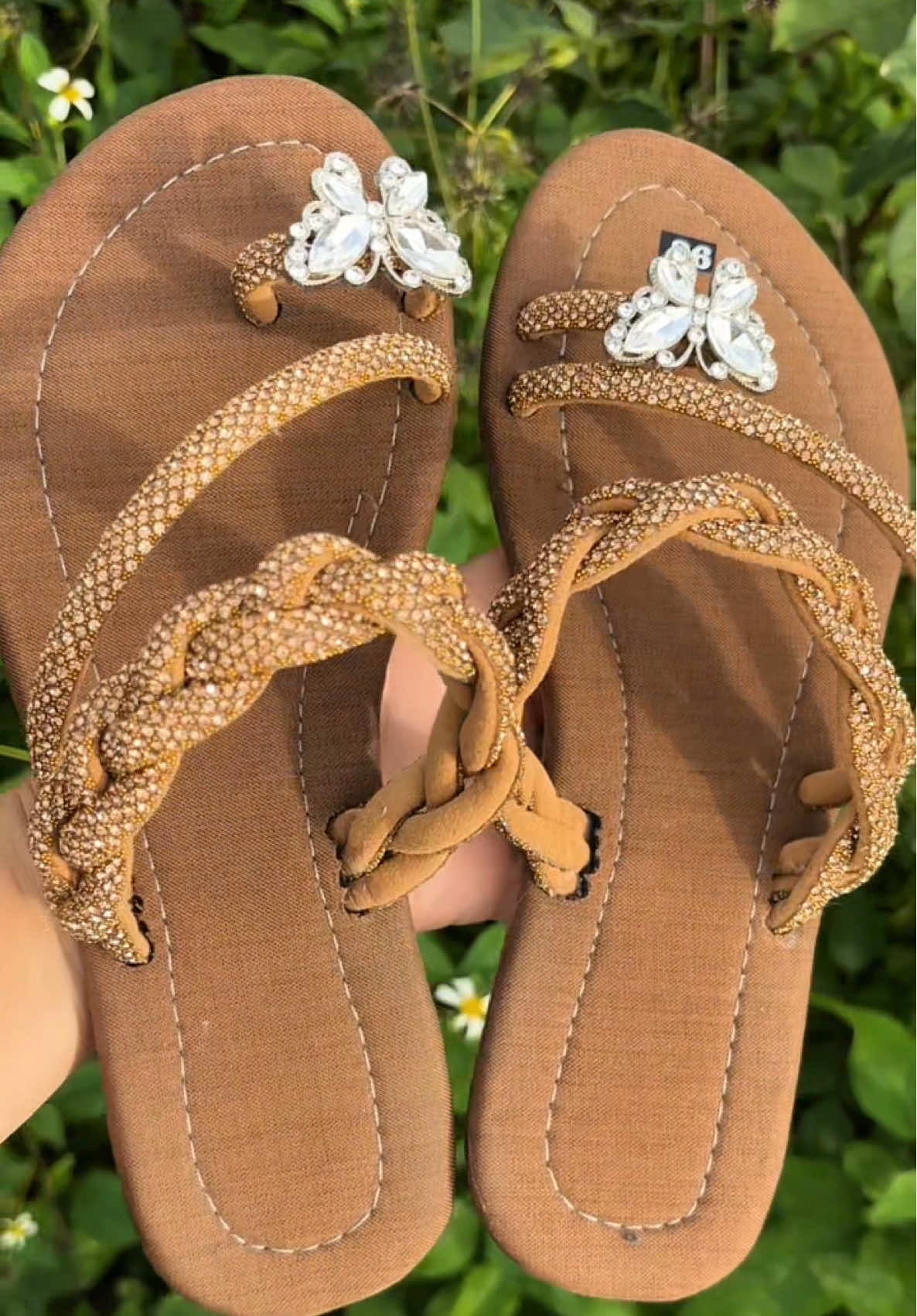 Dép xỏ ngón gắng nơ quai đính đá xoàn#videpxinh #depxongon #xuhuong #giaydephottrend 