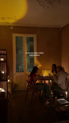 can’t wait to spend long evenings in my living room with my friends again <3