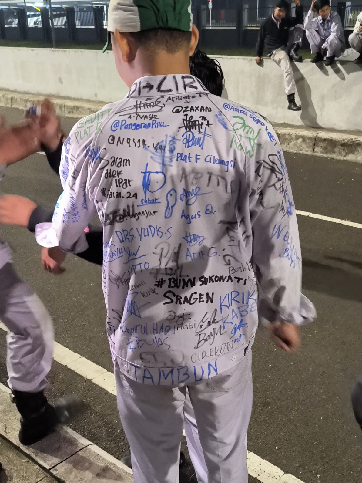 Lulus ye mas jawa #fyp #masjawa #kulipabrikcikarang #ptastrahondamotor #ahmcikarang @nur_hdyt01 