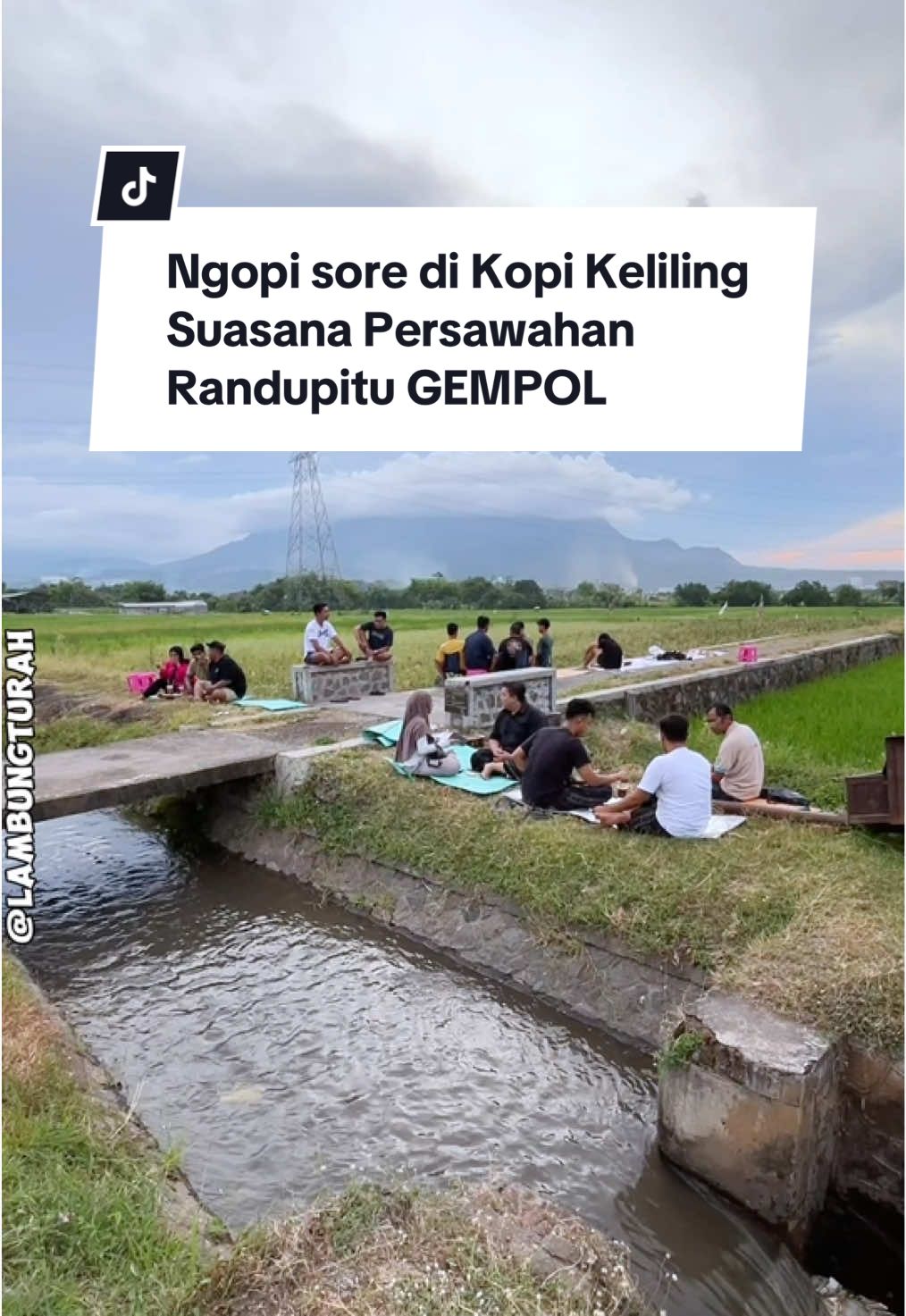 Ngopi sore di kopi keliling Magenta dengan suasana persawahan yang syahdu 😍 #kopikeliling #kulinergempol #kulinerpandaan #kuliner #kulinerviral @magentapasss @MAGENTA kopi keliling 