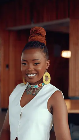 and Sundowners❤️ The pretty laptop bag is from @Denri Africa 💕 Get one from Royal Business Park 📍 or WhatsApp/Call 0115920422 📞  Shot by @Frank Photography at @The Hotel Ezri Meru 🫶🏾 #denrimystyle #denribags #denristyle #meru #fashion  