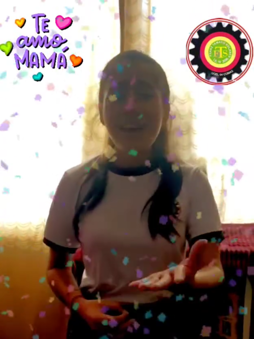 Anely Davila en 4to de secundaria cantando 