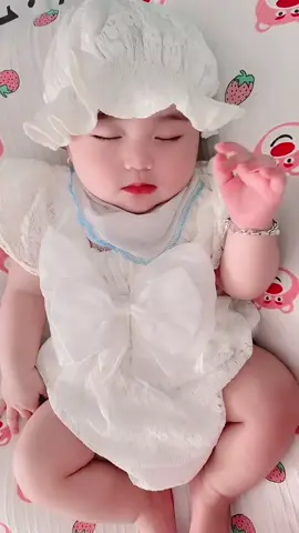 Cưng xỉu ời đó #meothang4 #mebau #embédễthương #baby 