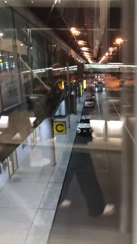 Ngày ấy con háo hức , mong chờ mãi một chuyến bay với bao hoài bão , ước mơ của mình . Tới ngày nhận được kết quả thì thật vui mừng vì mình đã nỗ lực bao ngày và đến khi xếp hành lí gói gọn rồi quả thực hụt hẫng không nỡ đi vì xa gia đình , xa mái nhà thân yêu . Chuyến đi này không biết khi nào con sẽ trở về . Bố mẹ và gia đình chỉ có thể tiễn con tới sân bay , còn cuộc sống sau đó là sẽ do bản thân con hơn hết thì bố mẹ chỉ là người đưa ra ý kiến cho con biết đâu là đúng đâu là sai , và người đưa ra quyết định cuối cùng là con . Vậy nên con phải cố gắng học tập , nhớ là phải giữ gìn sức khoẻ dù không có bố mẹ ở gần để chăm lo , bảo ban con như hồi còn bé nữa và thực sự tới bây giờ hay kể cả sau này cũng chỉ có gia đình là điểm tựa vững mạnh nhất của conn 🫂  #duhocsinhhanquoc.