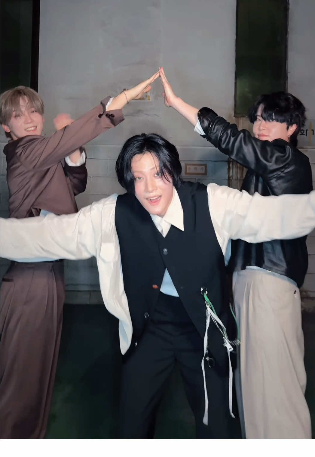 🏠 #HOME_Challenge  #WEi #KIMDONGHAN #YOOYONGHA #KIMYOHAN 