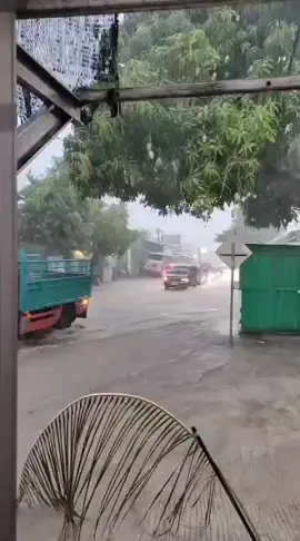 @Info Seputar Undaan lokasi desa Ngemplak undaan gang 5 Kudus #promomakanharian #kudus24jam #hujanderas🌧🌩🌩🌩🌨 