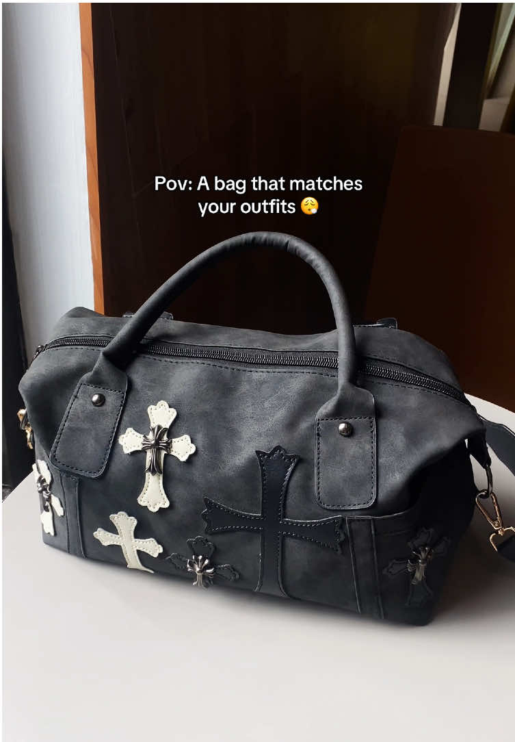 Rate the bag 😮‍💨 #bag #bagformen #streetstylebag #porma #StreetStyle