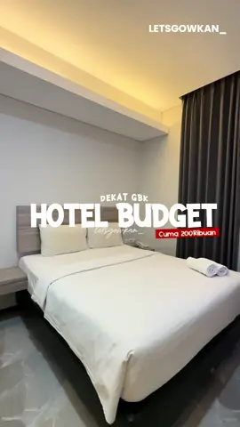 Hotel dekat GBK mulai dari 200Ribuan aja🤩 Fasilitasnya lengkap banget. Dan ada Rooftop view City Light. Biar lebih hemat bookingnya lewat Aplikasi Reddoorz yaa. Dan masukkan kode voucher  “YUKNGINEP”. Happy Staycation❤️ @RedDoorz Indonesia  . . #RedTravelers #RedDoorz #BukaSemuaPintu #fyp #hotel 