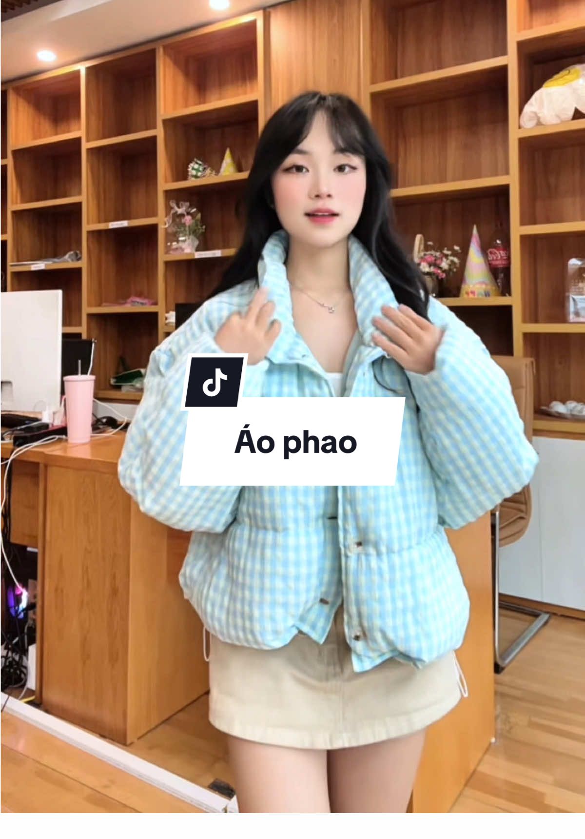 Áo phao kẻ caro trong giỏ em nha các chị ơi 🫶🏻 #hueluu #m5macgi #phoidoxinh #outfit #xuhuong @Noiree House 