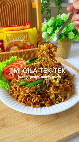 Membalas @Ringin Sonia Best resep mie ter-enak yang pernah aku buat ! Kalian wajib cobain sii pakai mi telur cap 3 ayam @Mi Telur Cap 3 Ayam yang #spesialpaketelur  #reseptiktok #resepmasakan #mietektek #nasigila 
