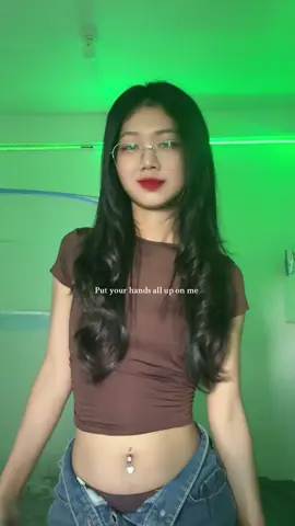 နောက်က ကောင်ကို မမြင်ချင်ယောင်ဆောင်ပေးကြပါ🥹