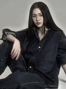 Lingling Kwong: “Quá đỗi nuông chiều giờ em hối hặn chưa” #linglingkwong #ormkornnaphat #lingorm #fst♡ #cgt🎼 @Lingling Kwong @ออมออมเอง:^D 