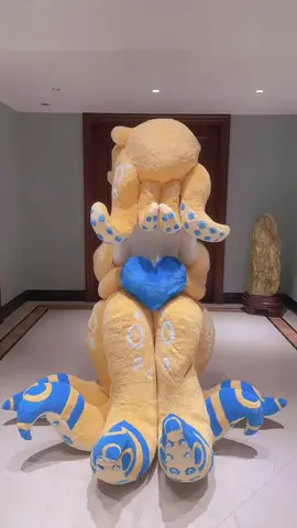 I accept custom fursuit orders.You can check my website on my profile,or send me a private message to place a custom order. #furry #fursuit #fursuitmaking #fursuitmaker #furryfandom #furryhead #fursuiter #