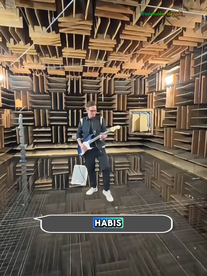 Ruang Paling Sunyi di Dunia, Bikin Orang Nyerah Sebelum Sejam Kedengarannya gampang, cuma duduk sejam dapet lima juta dolar. Tapi siapa sangka, ruangan super hening buatan Microsoft ini malah bikin orang halu, pusing, sampai pengin kabur cuma dalam hitungan menit. Sunyi ternyata bisa lebih berisik dari yang kamu kira. #FaktaUnik #RuangPalingSunyi #EksperimenGila #MicrosoftLab #FaktaDunia  