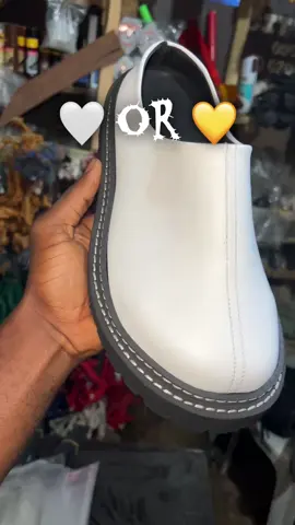 Rep your favorite color  Price: N30,000 Available in all sizes  #j_acecollections #footweardesign #handmadefootwears #favorite #giftideasforhim 