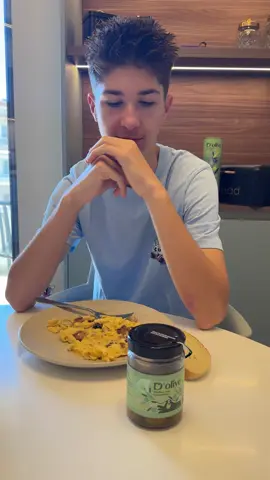 Micul dejun perfect.  #gustulviu #David #uleidemasline #dolive 