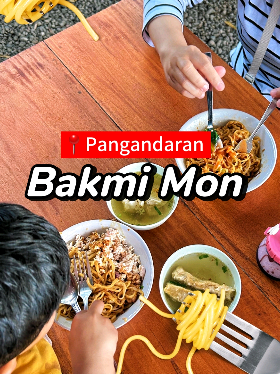 Ada yang bilang… rasa nggak bisa bohong. Dan di Bakmie Mon, satu suapan aja udah cukup buat bikin kamu balik lagi 😉  — Cabang ke-2 udah buka! #StreetfoodPangandaran @bakmimon #TempatMakanPangandaran #KulinerPangandaranPalingEnak #CafePangandaran #RekomendasiKulinerPangandaran