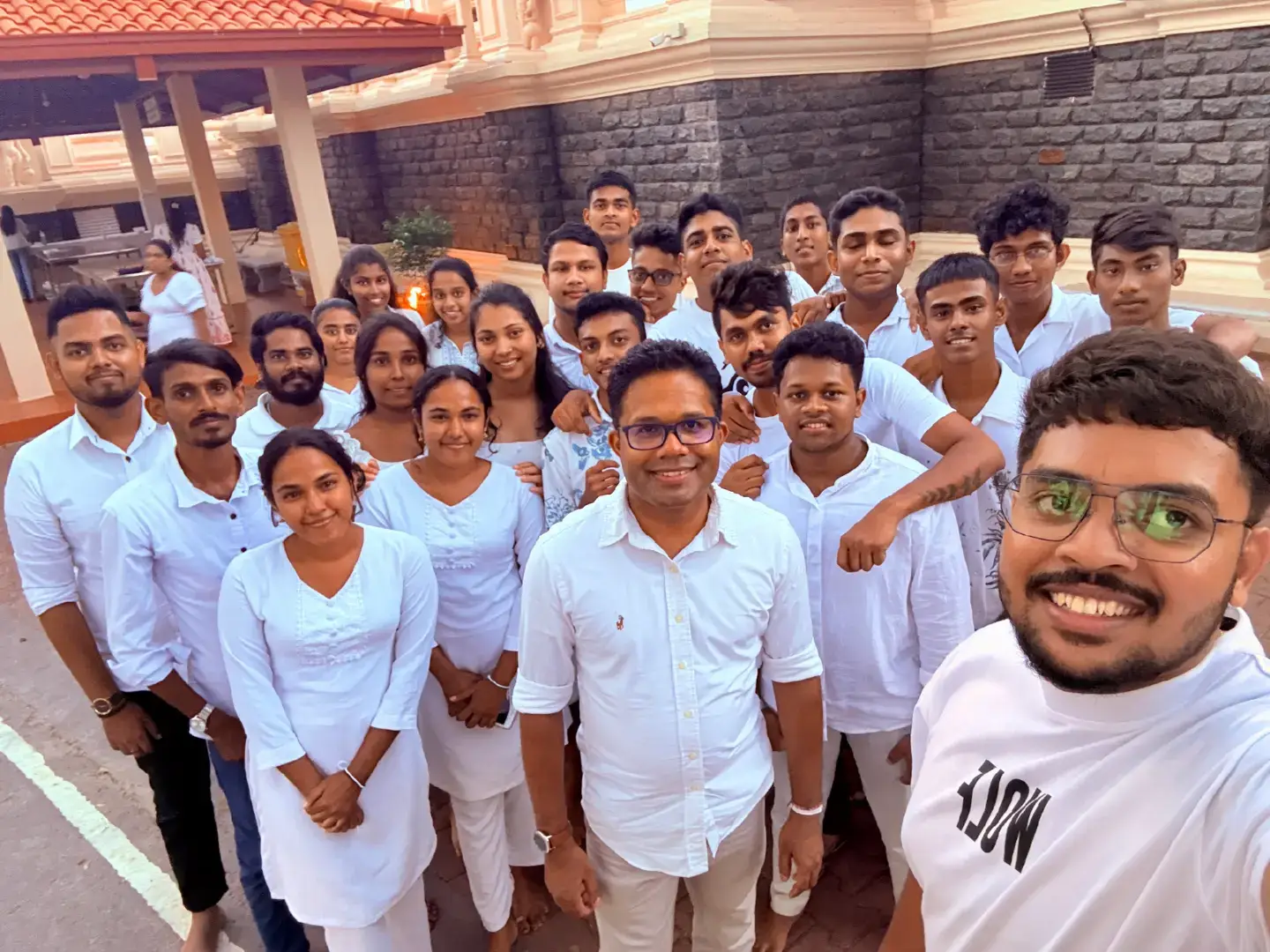 මේ ලොකේ කවදාවත් හිතන දේ, වෙන්නෙත් නෑ. වෙන දේ හිතා ගන්නත් බෑ. මේ එකක්වත් අපිට ඕන විදිහට වෙන්නෙ නැ #fyp #foryou #viraltiktok#trending #creatorsearchinsights  @janith ishan @Dinesh Athukorala @༒ :) 𝐂𝐇𝐄𝐄_𝐙𝐘 💋🖇️ :) ༒ @Diwi_Christo_ @