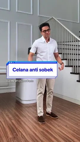 In this economy harus punya celana yang flexible dan stretchy kan biar gak gampang sobek?🤓 #Element #celanachino #celanachinos #celanapria #celanastretch 