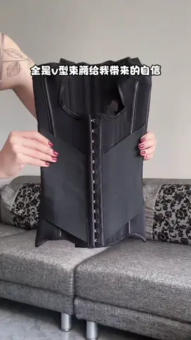 Mẫu latex mới nè mấy ce ơi. Mặc như áo bình thường, ôm trọn k bị lộ mỡ ngực hay ngấn bụng dưới như cái loại latex thông thường khác. Chất lượng xứng đáng với giá tiền. Tạo thắt eo rõ rệt, giúp chỉnh lại tư thế, rất phù hợp với ai hay ngồi làm vp nhiều, mẹ bỉm sau sinh muốn về dáng nhanh thì k thể k có con áo này đc.  Chỉ còn 4 tháng nữa là Tết r nên tranh thủ đeo từ giờ là vừa các chị em ạ. #fypシ゚ #eothon #dainitbung #latex #yeubanthan 