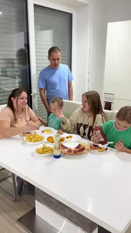 #familytime #funny #couple #funnyvideos😂 